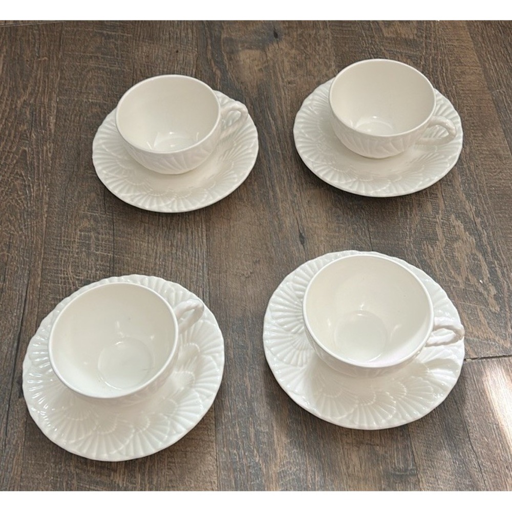 Mikasa Ocean Jewel White EH900 Tea Cup and Saucer Set of 4 Embossed Shell Design